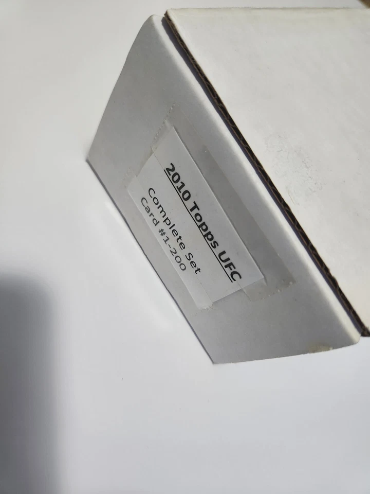 2010 Topps UFC Series 4 Complete Set 1-200 Cards Joe Rogan, Dana White, GSP - Image 2 of 2