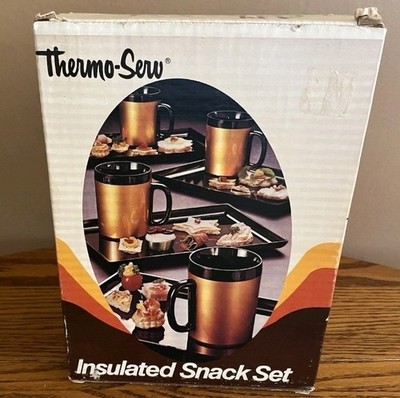 THERMO-SERV INSULATED SNACK SET. 4-10 OZ. MUGS 4 SERVING TRAYS New Box DAMAGE