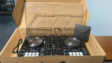 Native Instruments Traktor Kontrol S2 Mk3 DJ Controller with DECKSAVER MINT