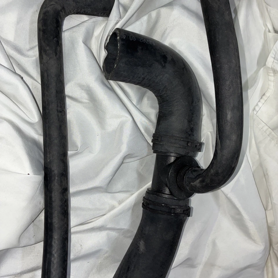 Manguera inferior del radiador Dayco 72346 para Chevy GMC Sierra 2500 HD Heavy Duty 3500 Foto 3 de 4