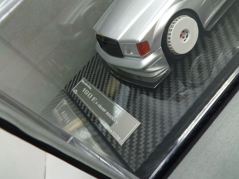 1/18 VIP MERCEDES 190 E ROCKY'S - Photo 2/2