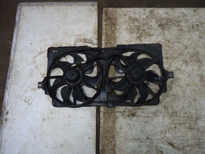 Вентилятор двигателя радиатора в сборе подходит для 99-03 GRAND PRIX 123899 - Изображение 2 из 3