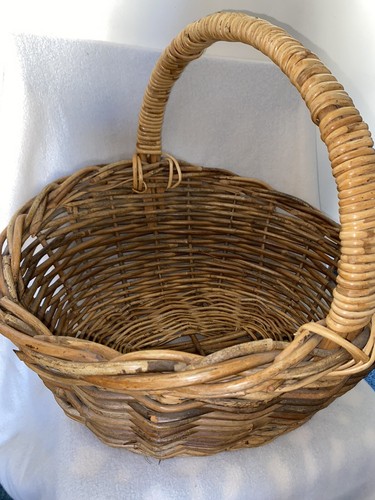 Vintage French Southern Cottage Very Large Woven Wicker Basket W/ Handle 16X20 - Picture 3 of 10
