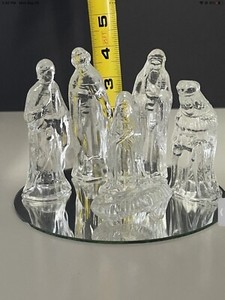 Vtg Crystal Glass Nativity Scene Set OF 7 Pieces 6 FIGURINES Baby Jesus & Mirror