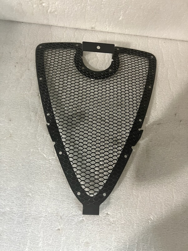 Alfa Romeo 8C Front Bumper grille