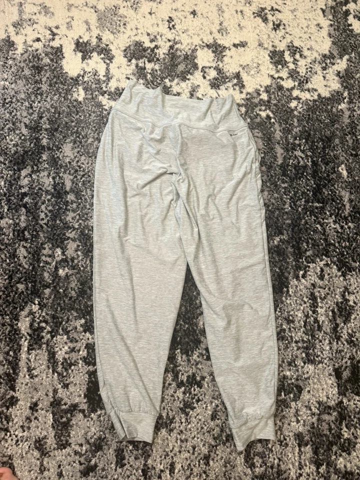 Conjunto de sudadera New Balance para mujer talla mediana gris Foto 4 de 4