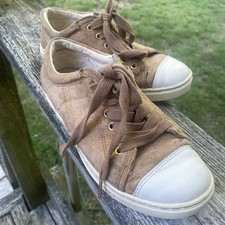 UGG Australia Women  s Lace Up Low Top Suede Chesnut Brown Sneakers Size 5.5