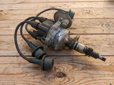 Toyota 4K 8v Ignition Distributor / Dizzy with Spark Plug Wires [19100-13160]