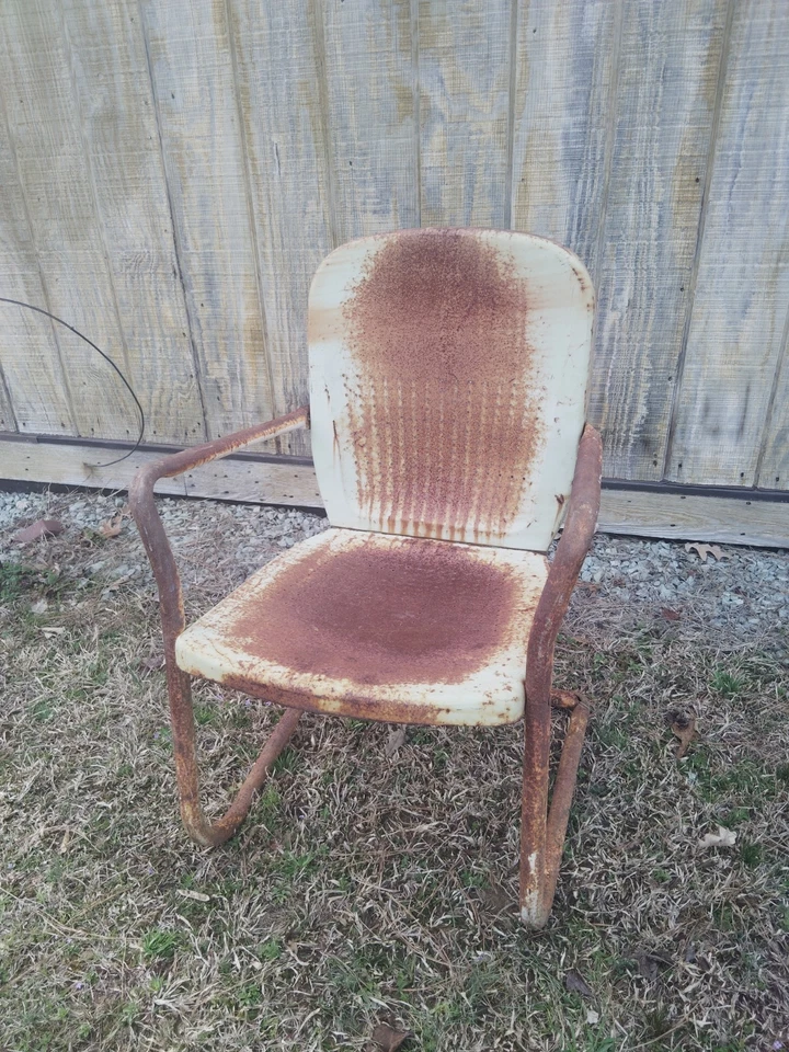 Juego de sillas de césped vintage de metal Arvin Dot (2 sillas por pedido) Foto 2 de 4