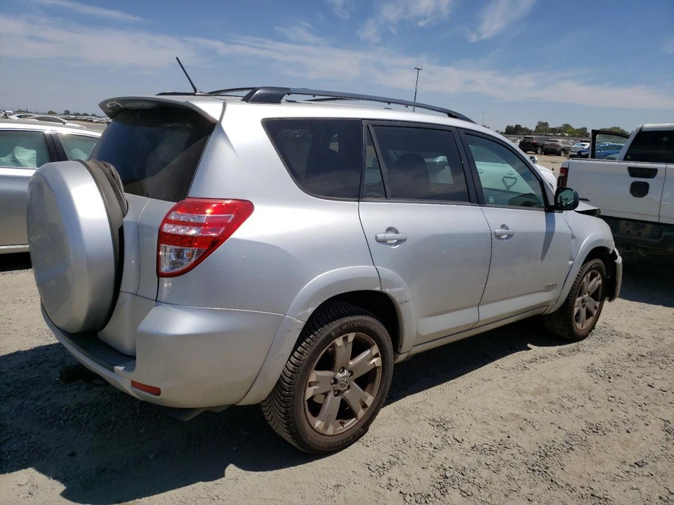 Tanque de combustible usado se adapta a: Toyota Rav4 2010 grado A Foto 3 de 4