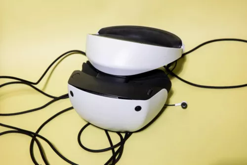 Sony PlayStation VR2 HEADSET ONLY - CFI-ZVR1 - NO CONTROLLERS - Barely Used