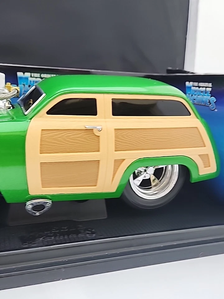 2001 MUSCLE MACHINES California TOO HOT 1:18 "50 Green Woody" - Image 4 of 4