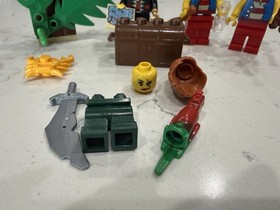 LEGO Pirates set 850839 Classic Pirate Set with Minifigures