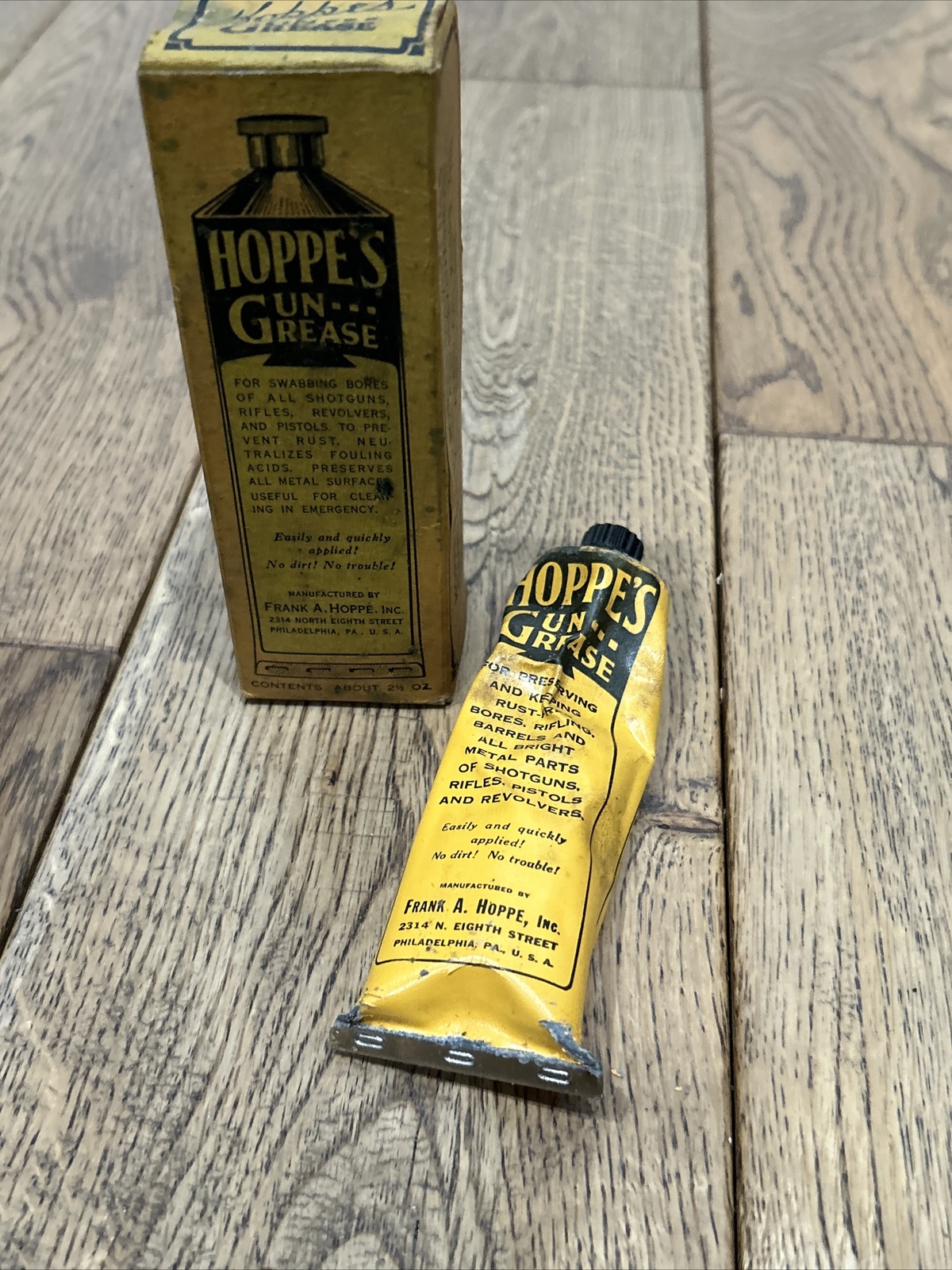 Vintage Hoppe’s Gun Cleaning Kit Collectables Tins Patches Oil Boxes