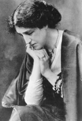 English designer and emboidery specialist May Morris 1908 OLD PHOTO