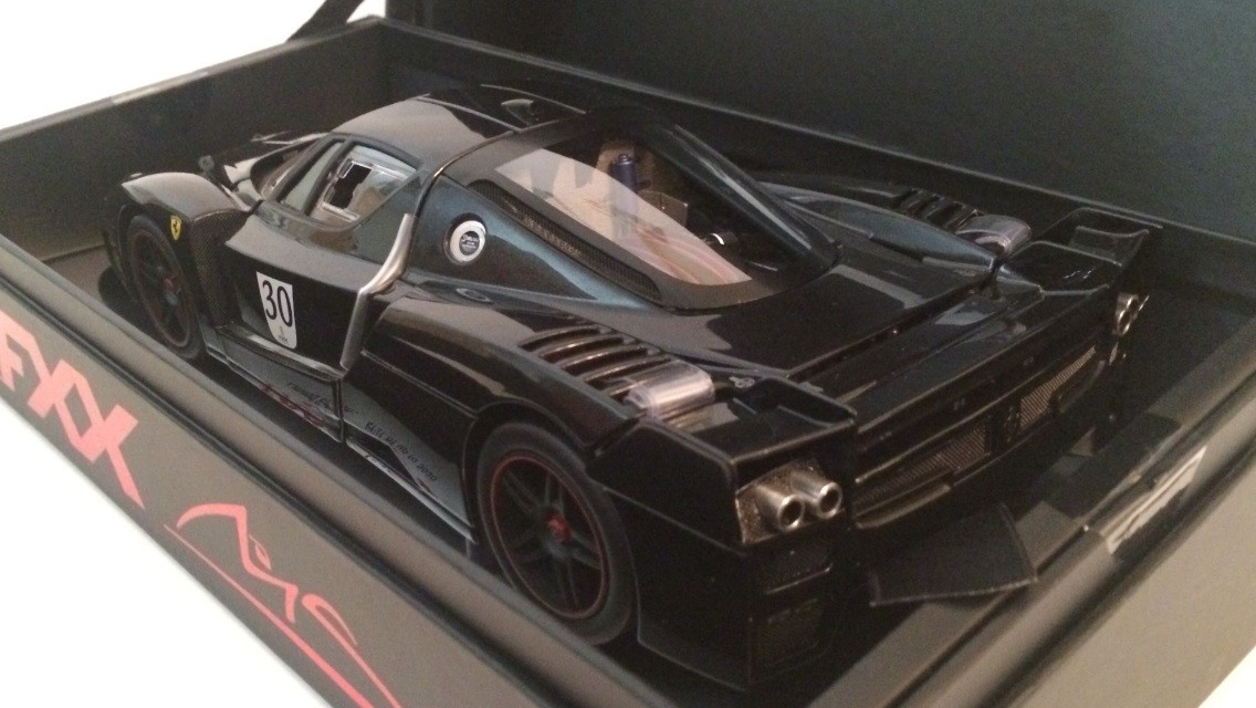 シリアルNo付フェラーリ FXX Mシューマッハ仕様 1/18 ホットウィール シリアルNo付フェラーリ FXX Mシューマッハ仕様 1/18 ホットウィール