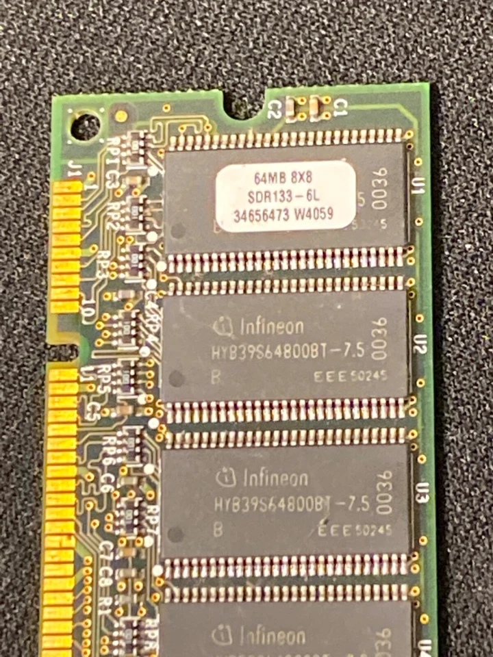Infineon HYB39S6480081-7.5 64mb 8x64 PC133 RAM - Image 2 of 4