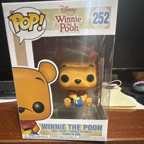 Funko Pop! Vinyl: Disney - Winnie the Pooh #252 Figure (Animation)