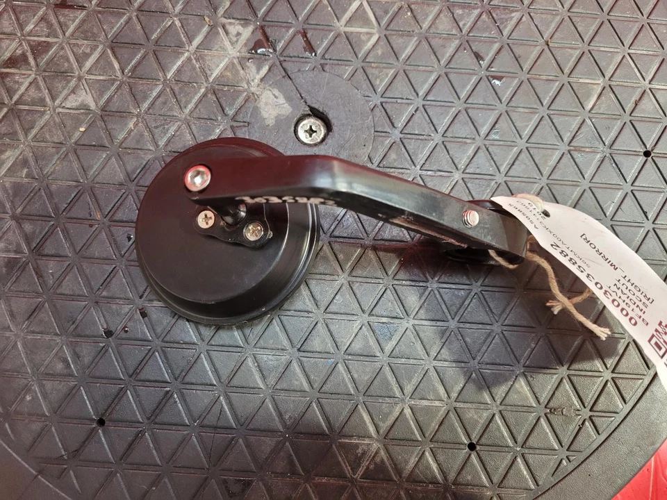 Indian Scout Bobber 1100 2019 espejo retrovisor derecho Foto 3 de 4