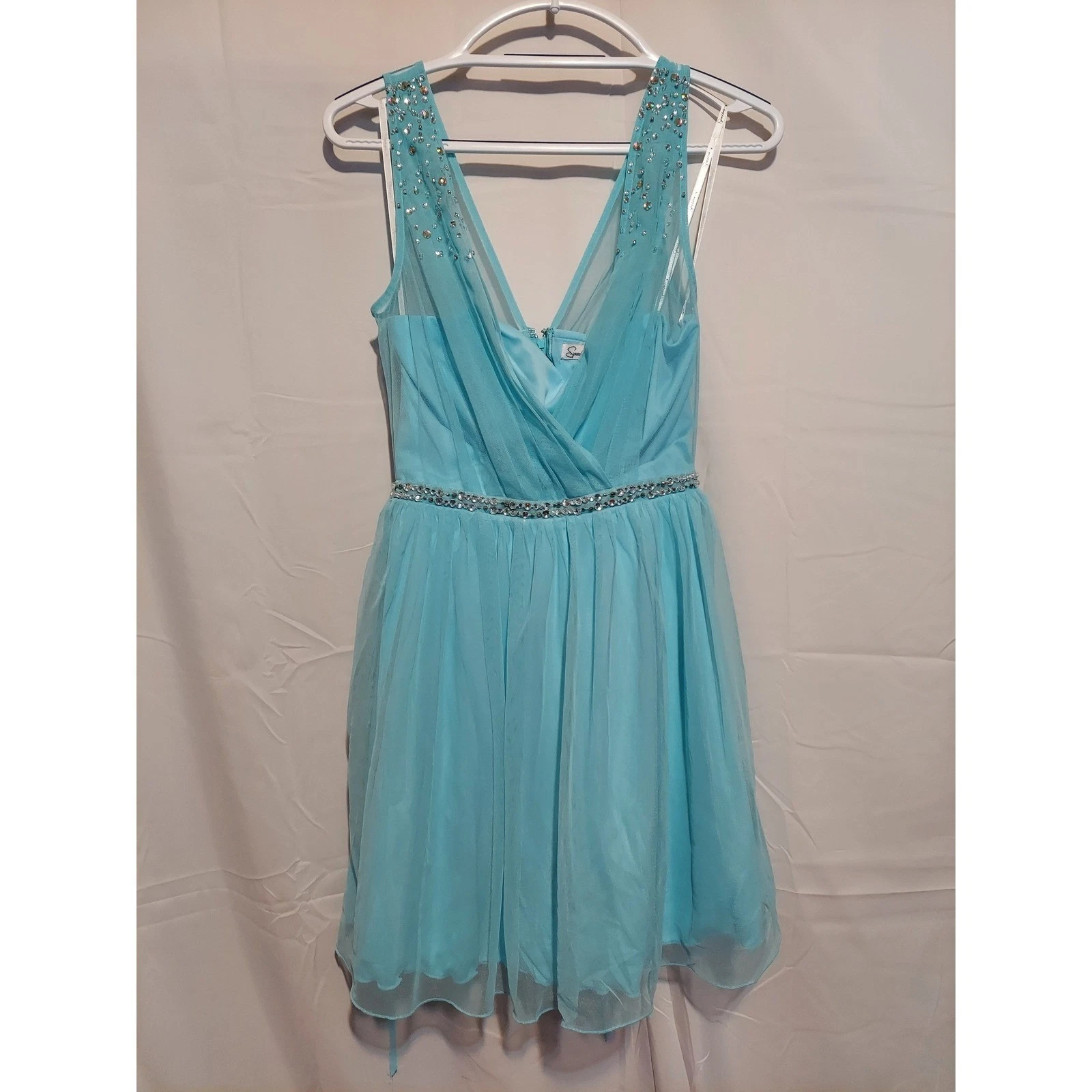 Speeckless Aqua Blue Jeweled Party Dress V-Neck Sleeveless Size 7
Opens in a new window or tab