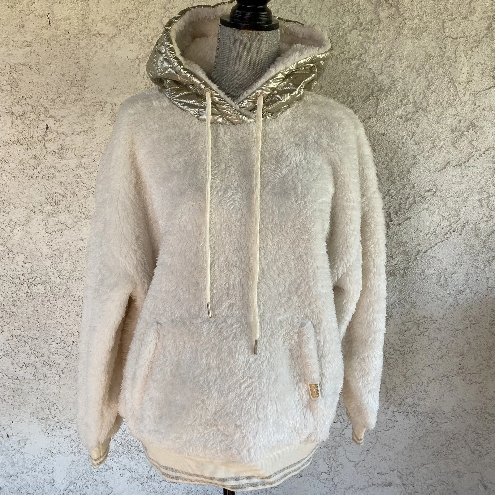 OFF WHITE MAGLIONE CON CAPPUCCIO UGG LOYRA SHERPA PULL OVER CREMA ORO METALLIZZATO TAGLIA S DONNA PICCOLA