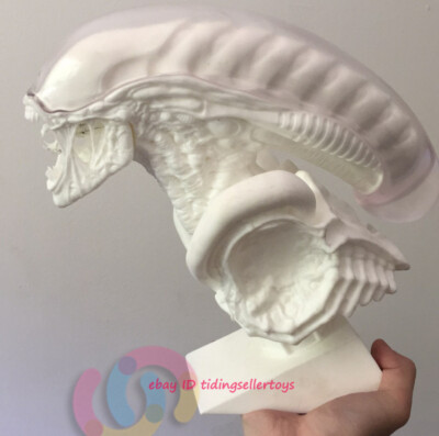 Alien Dog Bust Statue 1/3 Resin Painted GK Figurines