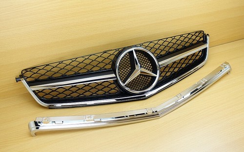 (Only Pre-Facelift) Gloss Black Front Grille Fit BENZ W204 C-Class 2008-2011 - Picture 4 of 7