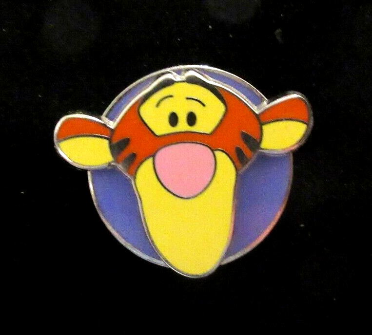 DS- DISNEY SHOPPING 2006 CUTIES TIGGER HEAD SPIN PIN FROM WINNIE