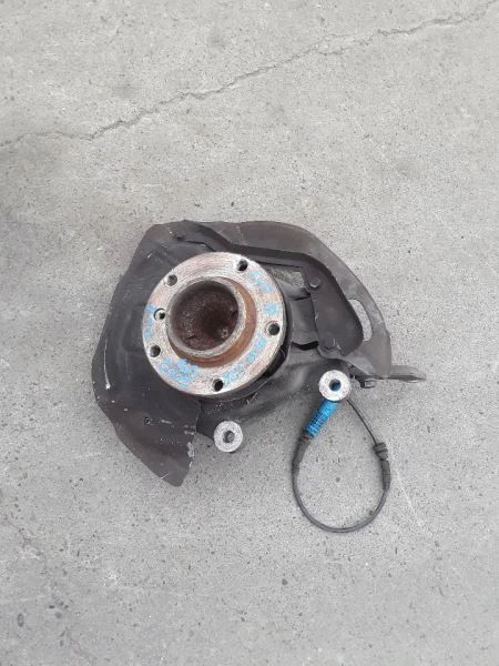 Husillo delantero izquierdo L/F nudillo 2,5 L STD A/T 2002 BMW 525i L-3-B-3P Foto 2 de 4