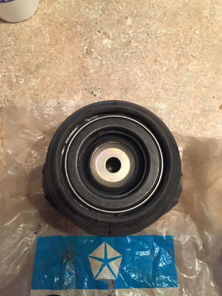 Nuevo de Lote Antiguo Mopar 1984-1985 Dodge Caravan Strut Mount 4052817 Foto 2 de 4