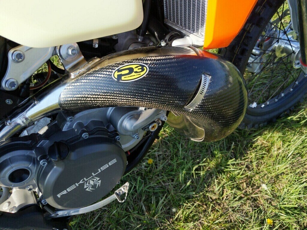 バッグ P3 Carbon Fiber Pipe Guard Expansion Chamber Heat Shield