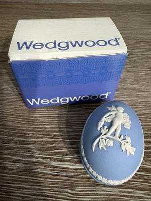 Wedgwood hellblau Jasperware Eiertopf Cherub im Originalkarton Top Zustand