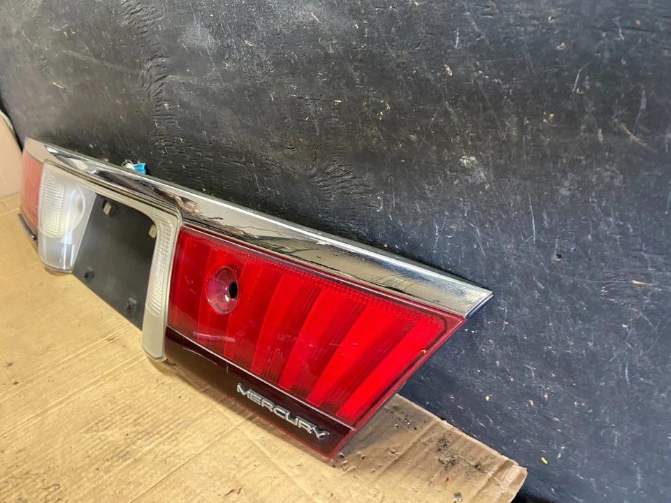 Luz trasera central tapa maletero Mercury Grand Marquis 1998 a 2002 T3978 DG Foto 2 de 4