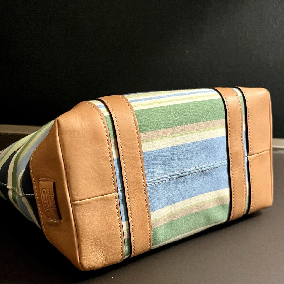 Bolso de Mano Pequeño Coach Hampton a Rayas Verde y Azul Foto 3 de 4
