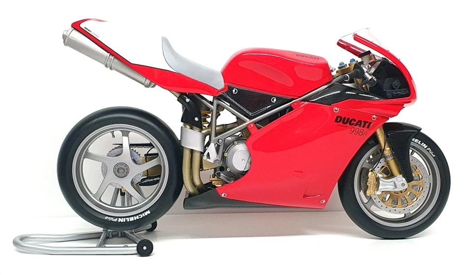 Minichamps 1/6 Scale 062 011200 - Ducati 996 Undecorated Race Version - Image 3 of 4