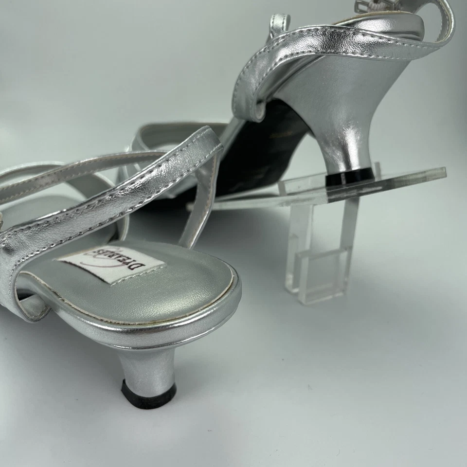 Sandália Dyeables Feminina Sapatos Brielle Prata Metálica 10EE Salto Gatinho 1 3/4" - Imagem 2 de 4