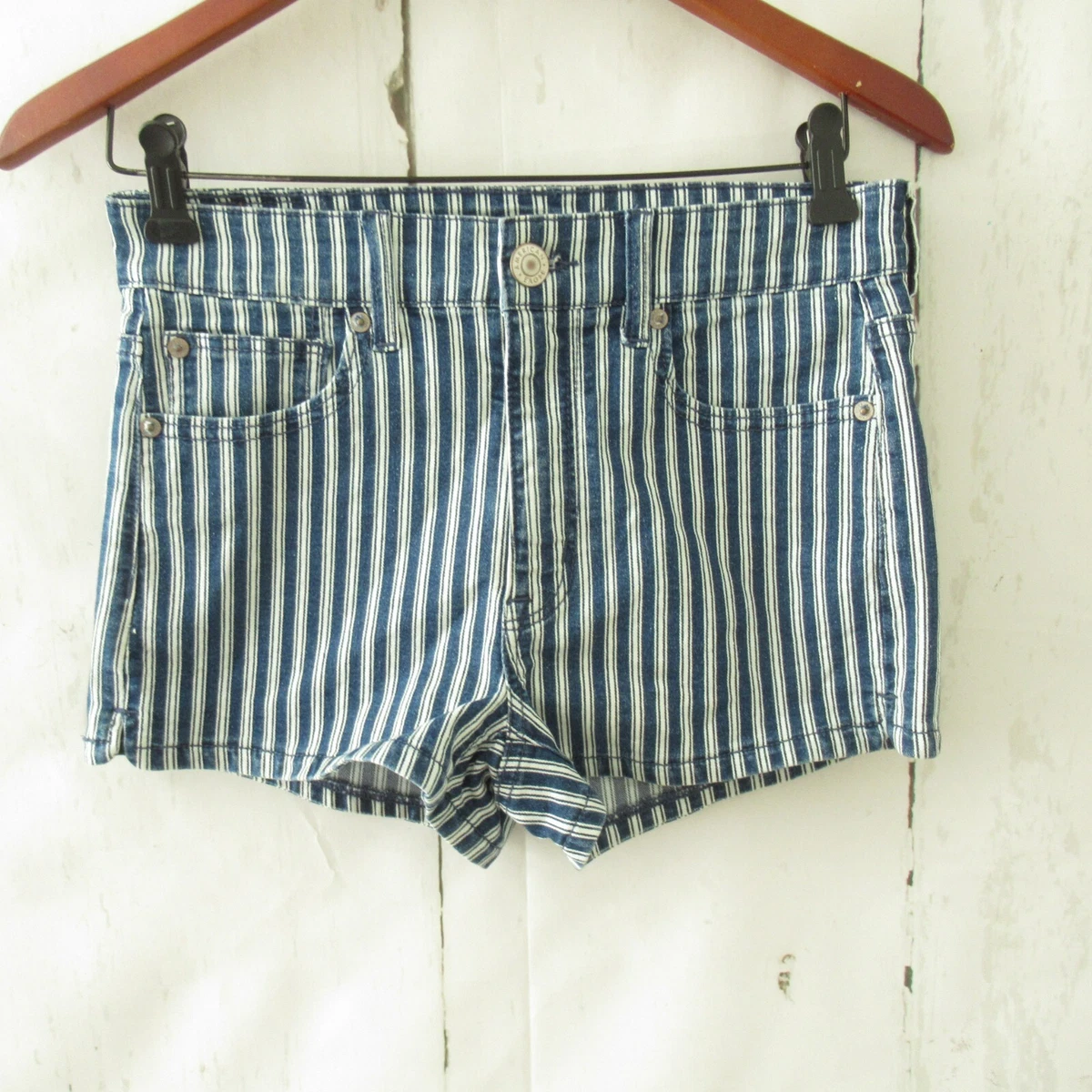 Short Américain Déchiré (destroyed) AMERICAN EAGLE - Taille 6 - 100% Coton - Occasion