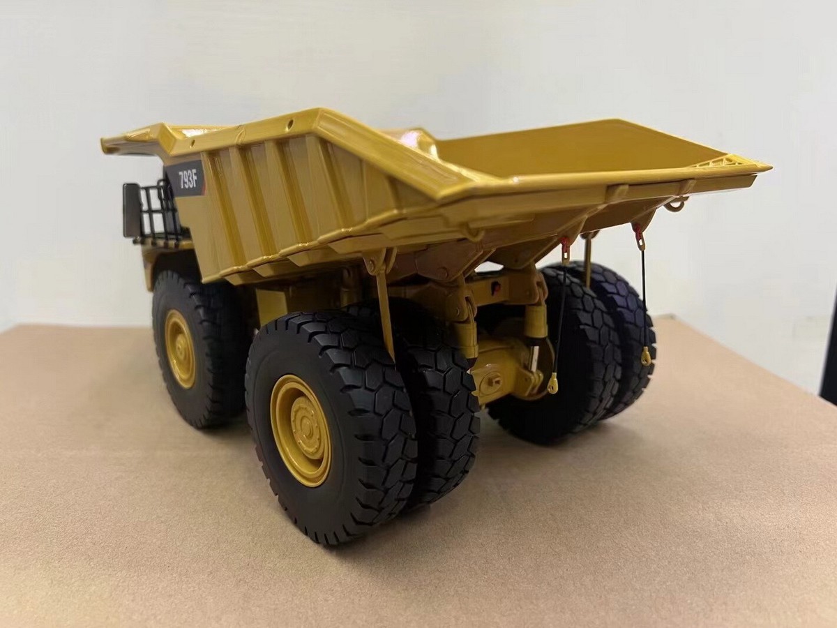 ミニカー 602-005 1/50 CAT 793F MINING TRUCK 55273 Diecast Masters 1/50 Scale CAT 793F Mining Truck Diecast