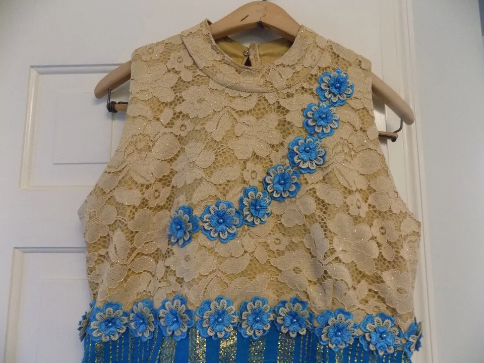 ÚNICO Vestido de Noche Retro Encaje De Colección Apliques de Flores Línea A FABULOSO Beige Teal Dorado Foto 2 de 4