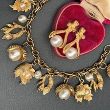 Vtg Unsign Designer Victorian Revival Flower Bud Charm Bracelet Dangle Earrings