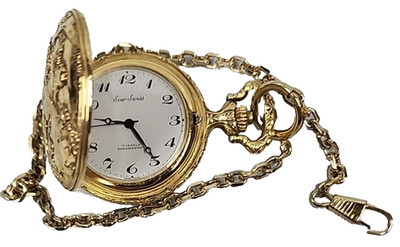Ever Swiss Pocket Watch ~17 Jewels~Gold tone ~Wind Up ~ Vintage Fishing Scene ~