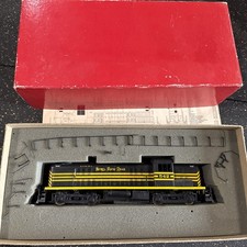 Weaver O scale RS-3 Diesel Locomotive #542 Nickel Plate Road