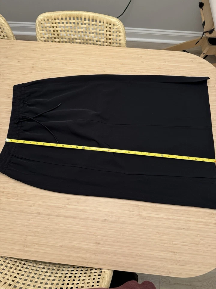 Falda Athleta Para Mujer Athleisure Línea A S/P Negra Elastizada Bolsillos con Cremallera Foto 4 de 4