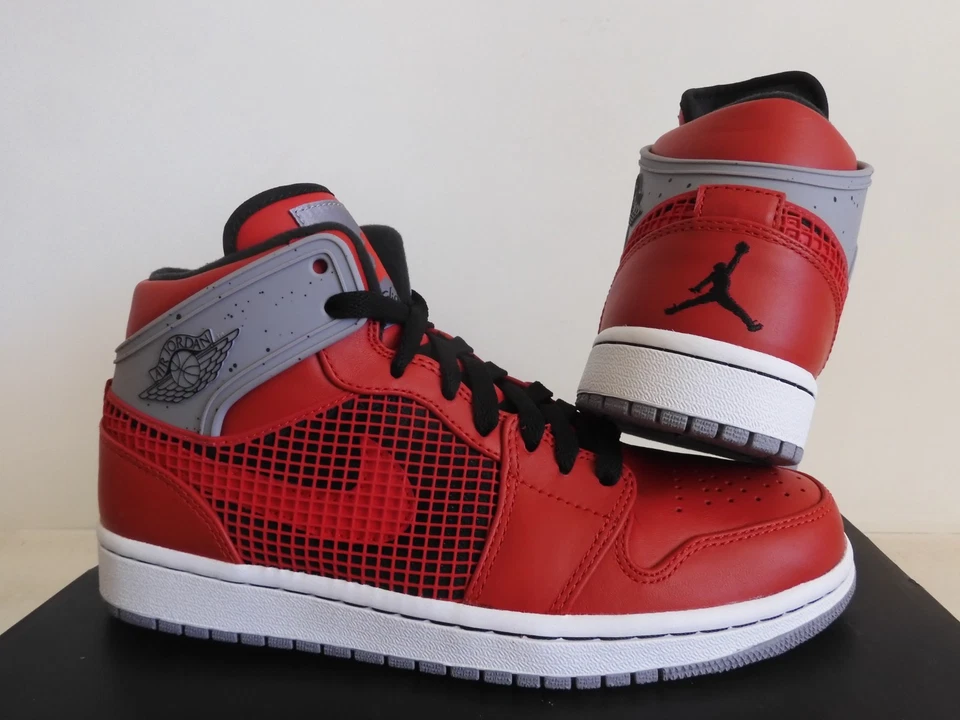 Nike Air Jordan 1 Retro 89 1 Retro Rojo Fuego-Negro-Gris Cemento Talla 7 [599873-602] Foto 3 de 4