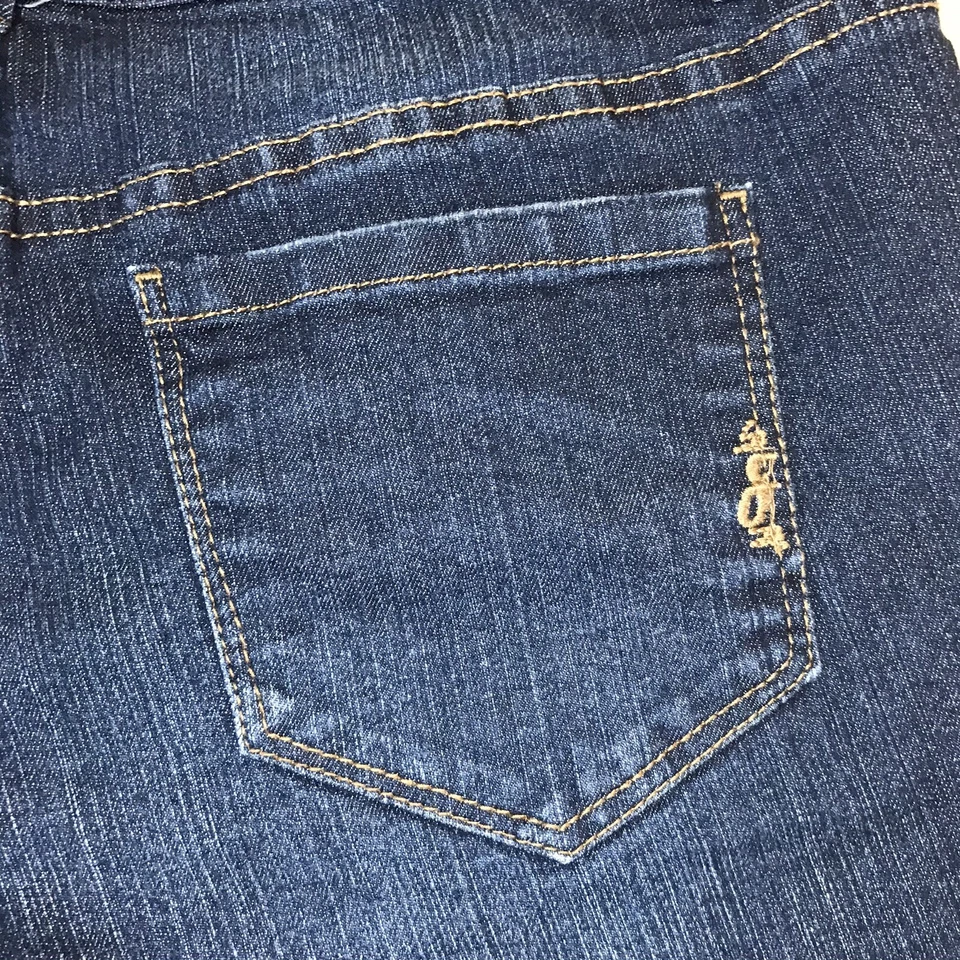 Daisy Fuentes Jean Shorts Cut Off Cuffed Blue Double Button Women’s Size 2 - Image 4 of 4