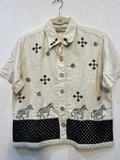 New Direction Linen Blend Zebras  Button Down 3D Women’s Small  Collares Beige