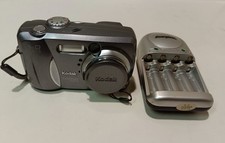 KODAK - Easy Share DX4530 - 5.0 Megapixels with Batteries Charger 