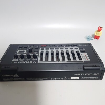 Roland V-STUDIO 20 Pro Audio Equipment Audio/MIDI Interfaces main