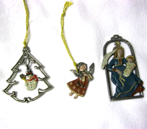 Ancienne décoration de sapin de Noël 3 pendentifs en étain décorations de Noël Marie enfant Noël ange - Photo 1/4