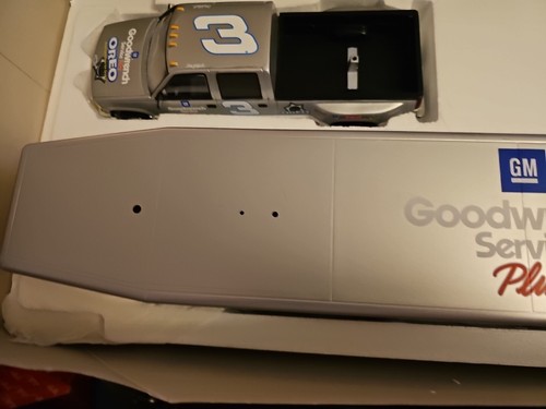 '01 Nascar Action Dale Earnhardt #3 GM Goodwrench Truck Trailer 1:24 Diecast Set - Picture 7 of 13